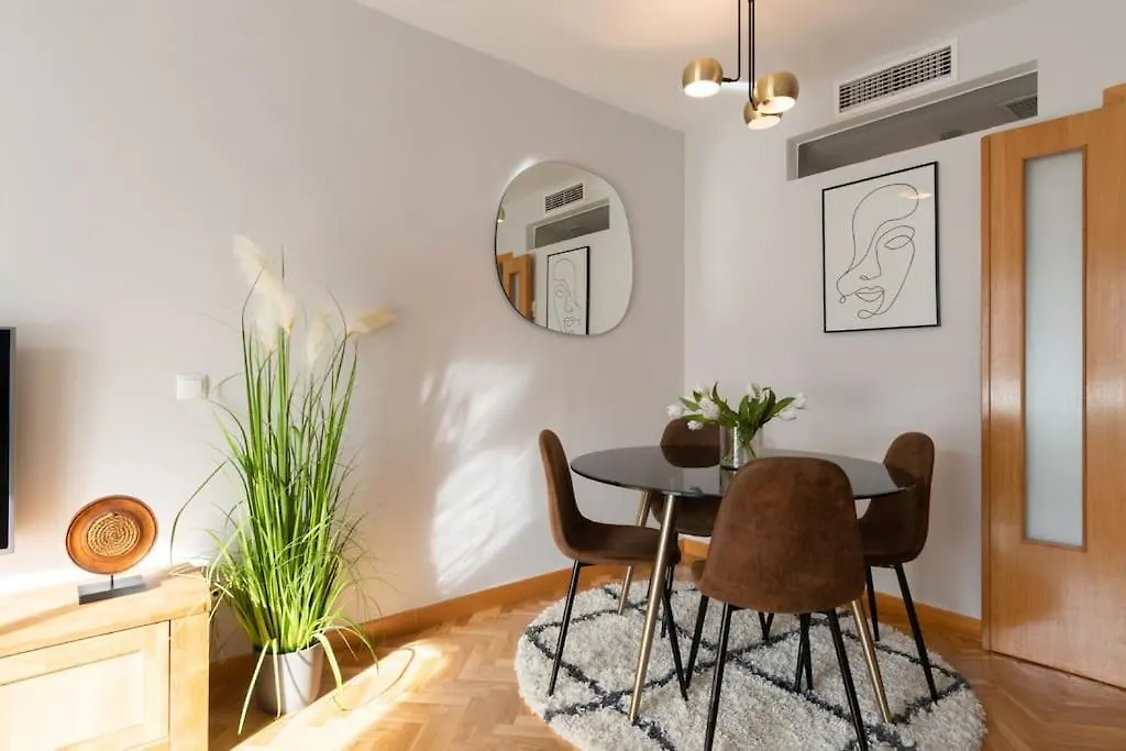 Appartement Vivienda Con Zona De Trabajo, Piscina Y Parking à Madrid
