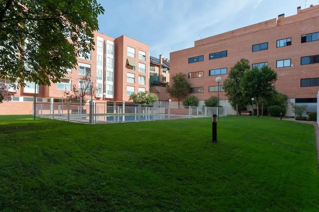 Appartement Vivienda Con Zona De Trabajo, Piscina Y Parking à Madrid