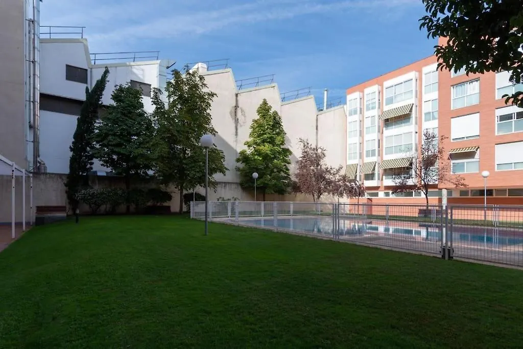 Appartement Vivienda Con Zona De Trabajo, Piscina Y Parking à Madrid